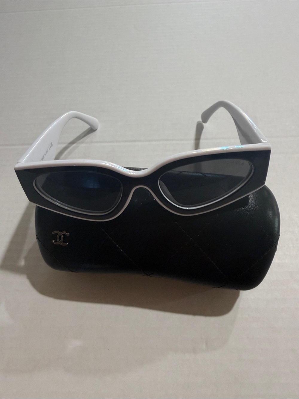 Copy CHANEL Black Frame with White Trim Cat-Eye Sunglasses